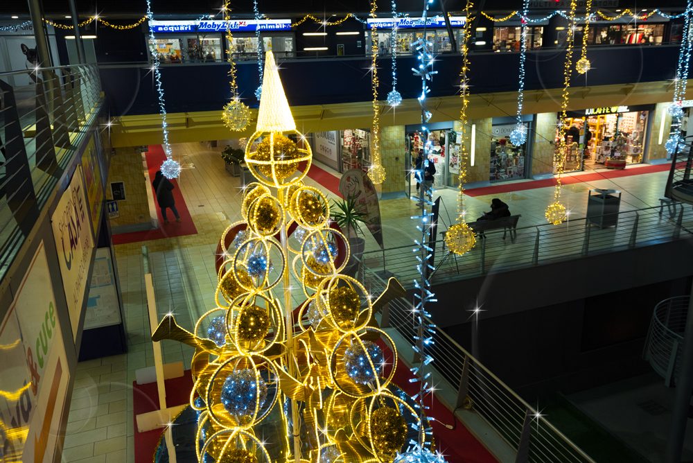 Luminarie Natale Centro commerciale Anagnina Roma